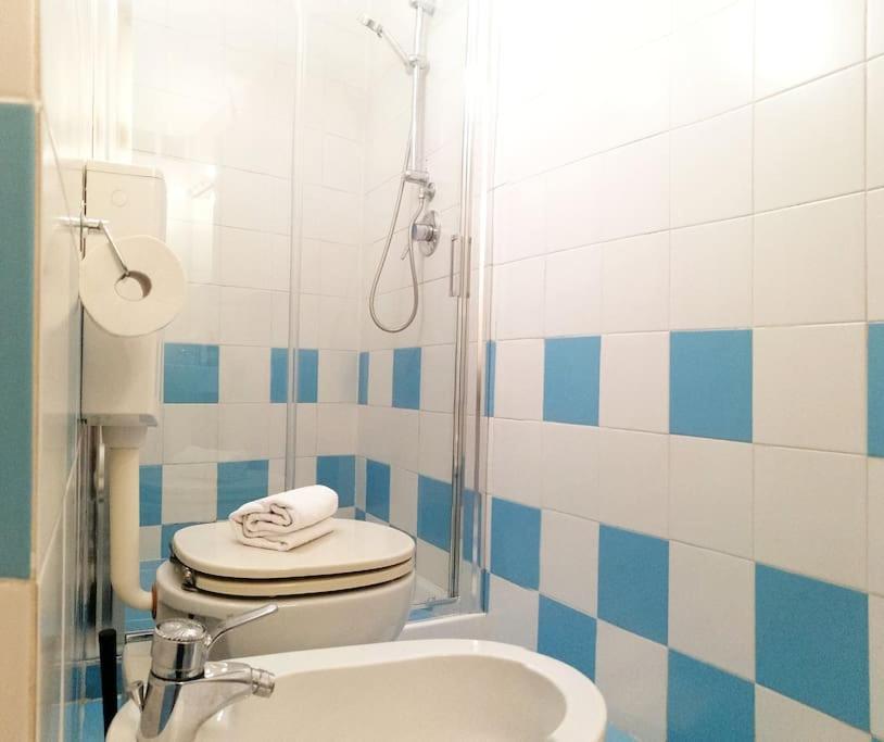 Cozy Apartment Near Train Station Флоренция Екстериор снимка