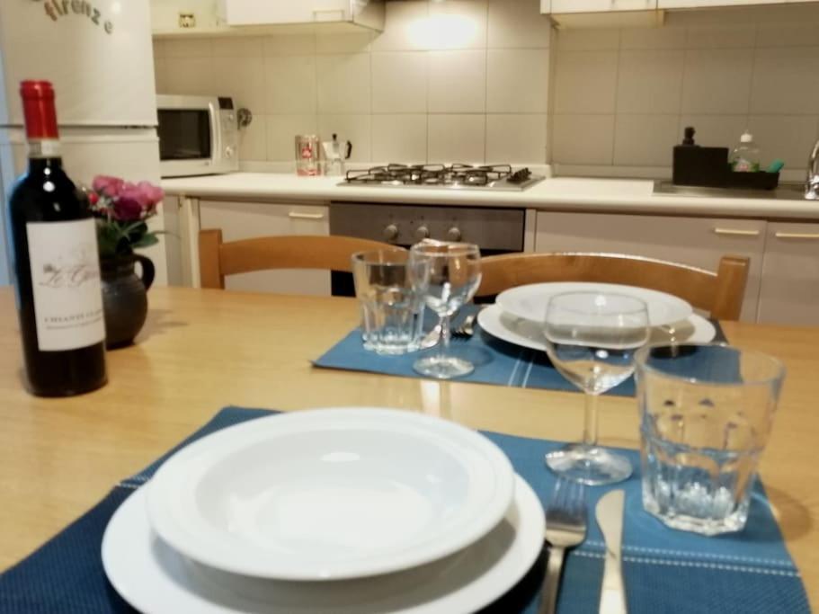 Cozy Apartment Near Train Station Флоренция Екстериор снимка